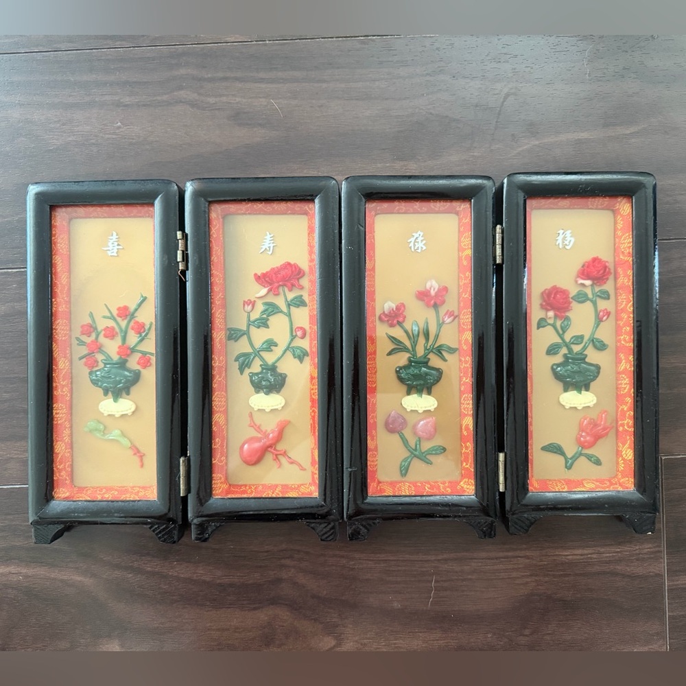 Vintage Folding Screen Tabletop Decor with Floral Design